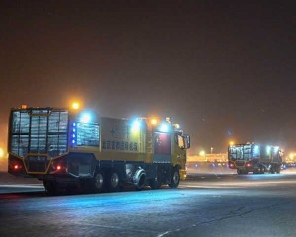 狂风吹雪车