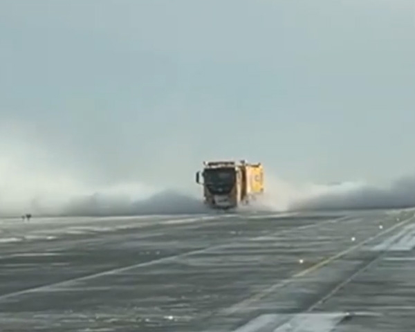 吹雪车